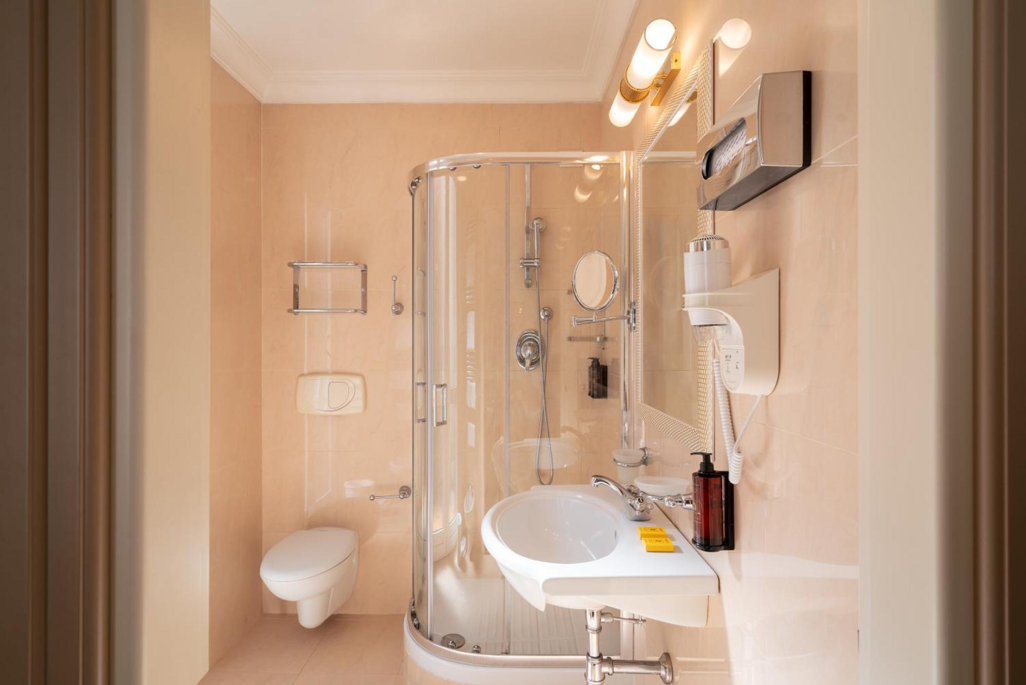 Basic Double Room
